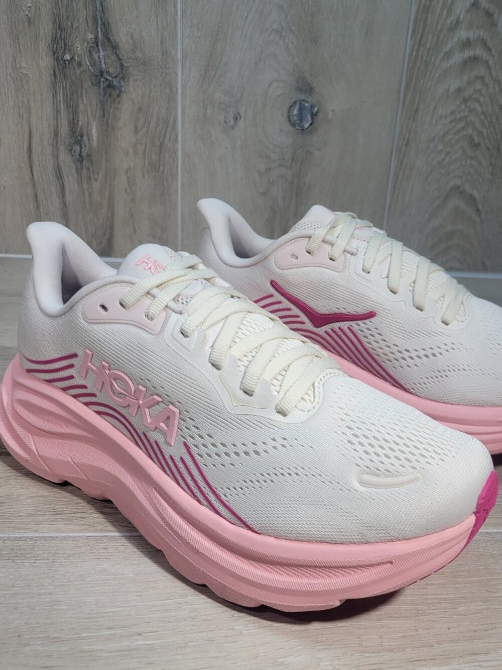 Hoka One One Clifton 11 Women's Size 7.5B Rose Cream/Dewy Pink 1176573-RWY